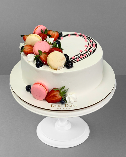S001 Macarons-strawberries